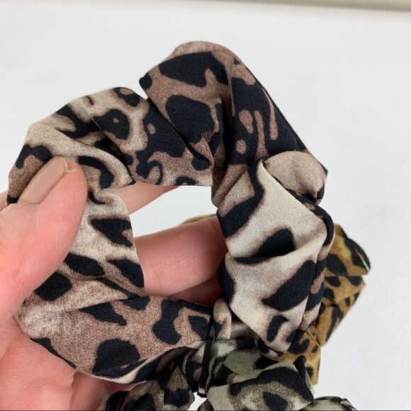 Noir Set of 3 animal Print Scrunchies NWT - Picture 4 of 6